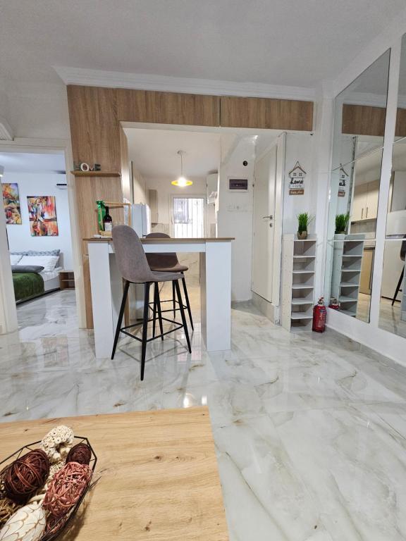 Acvi LUX - City Center by Seafront for rent Kontogouri, Thessaloniki, € 950, 50 m²