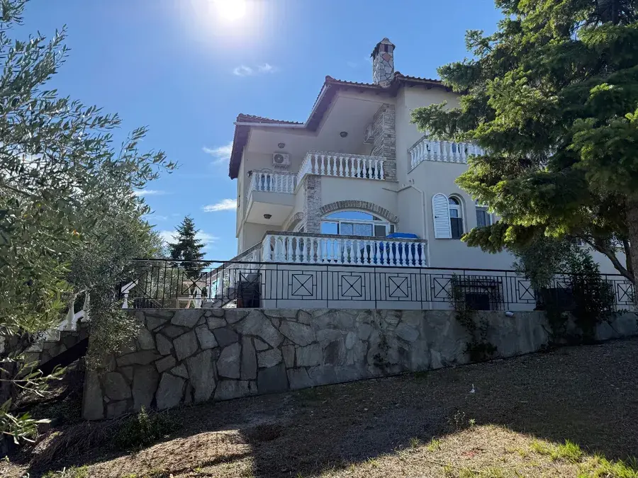 LUXURY VILLA FOR SALE, € 540,000, 300 m²